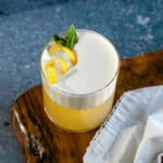 Gin fizz cocktail