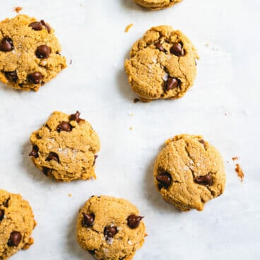 Vegan chocolate chip cookies